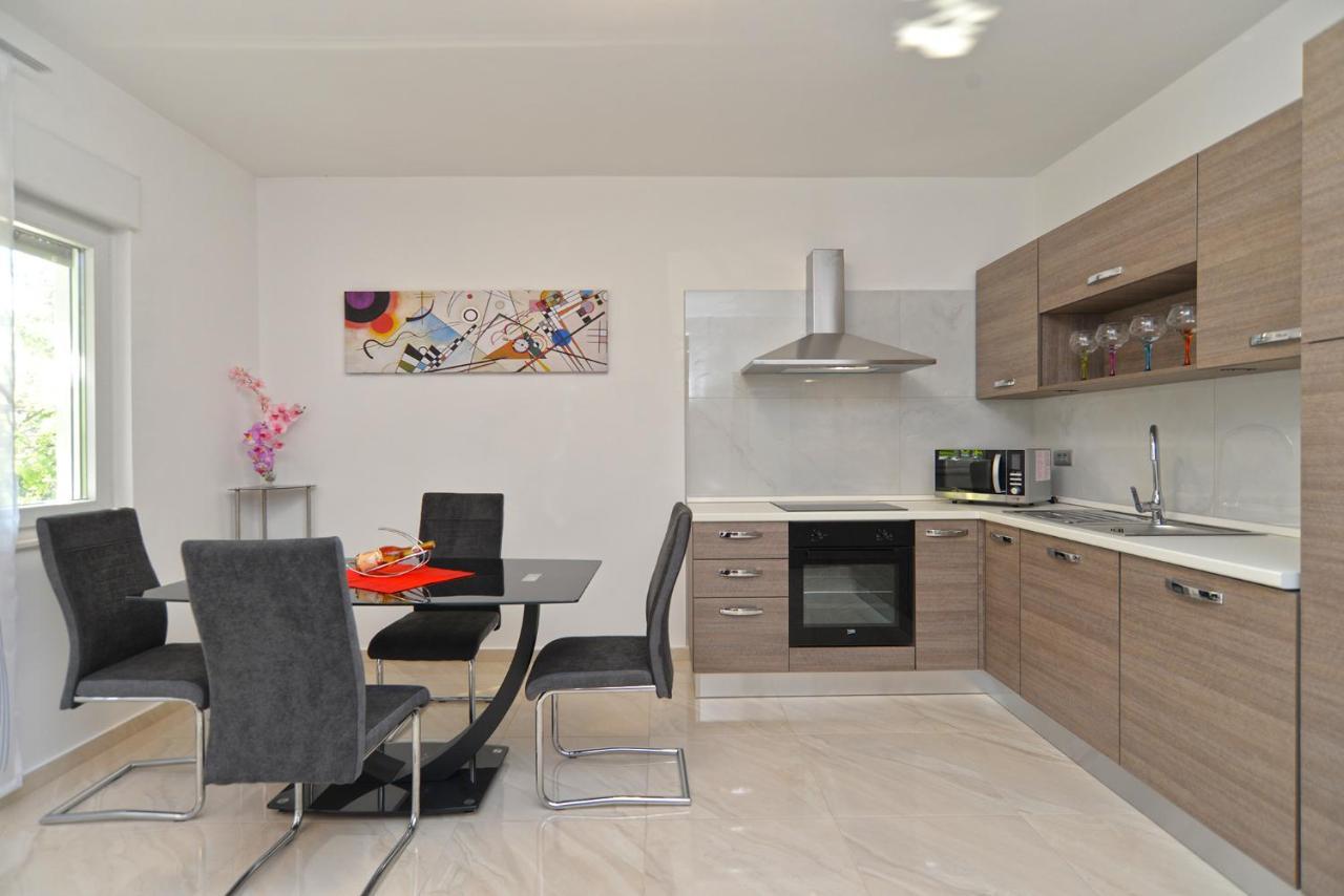 Apartments Mala Vala 925 - Adapted Fazana Ngoại thất bức ảnh