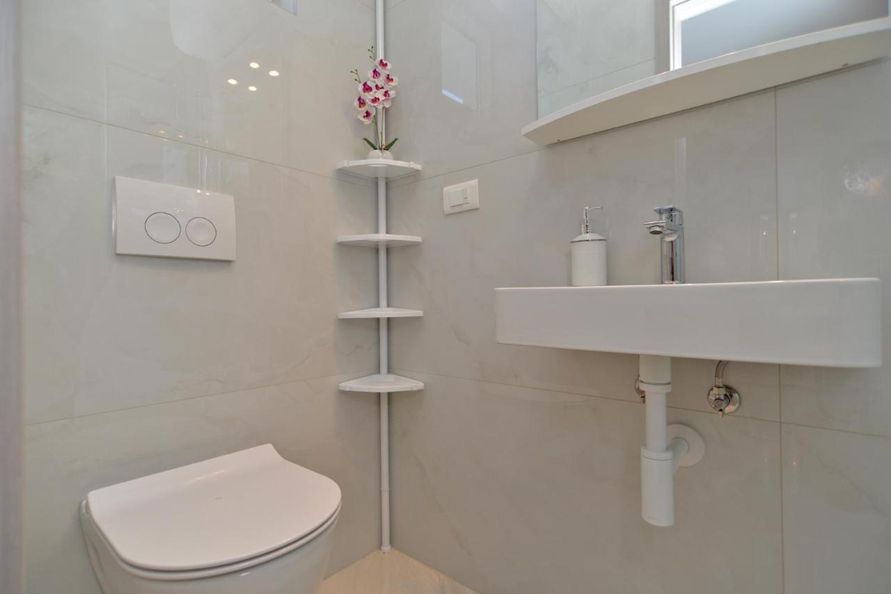 Apartments Mala Vala 925 - Adapted Fazana Ngoại thất bức ảnh