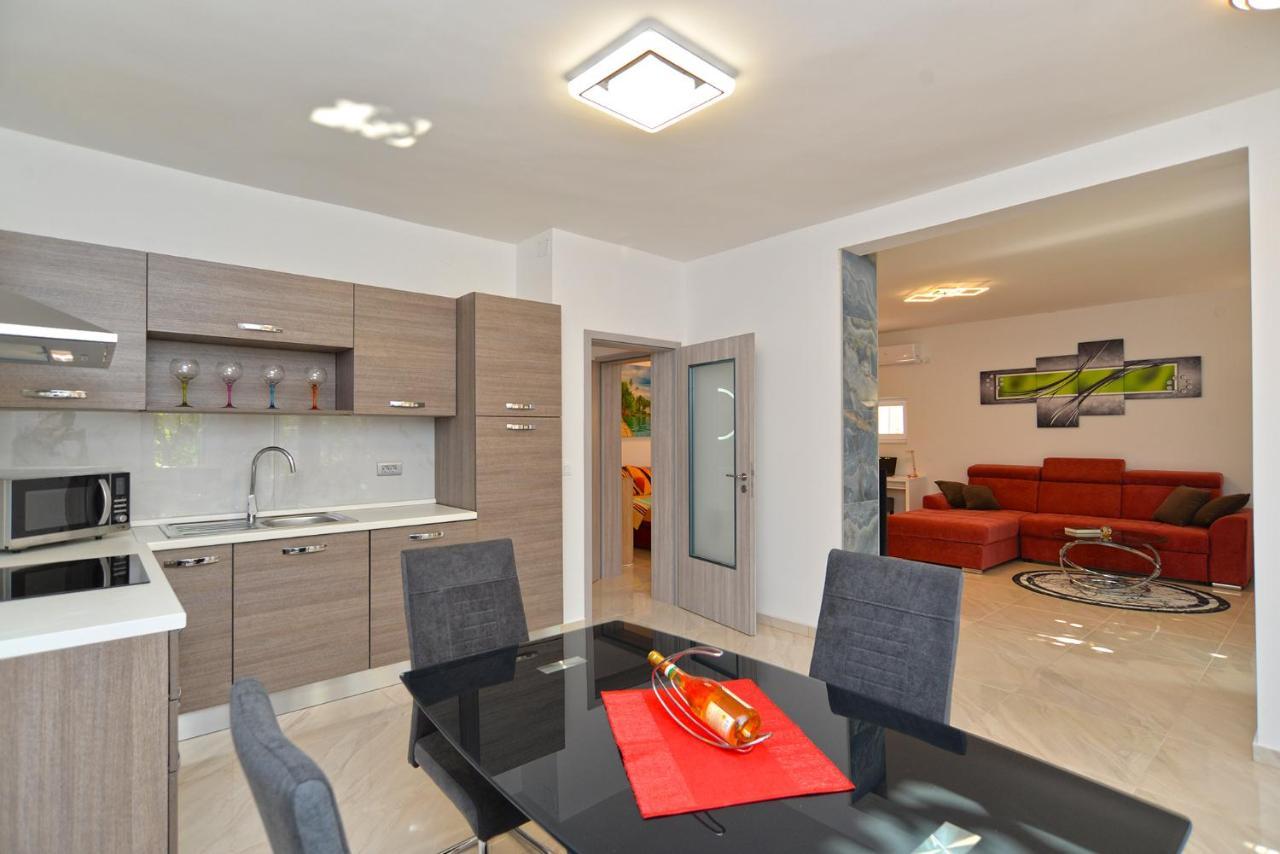Apartments Mala Vala 925 - Adapted Fazana Ngoại thất bức ảnh